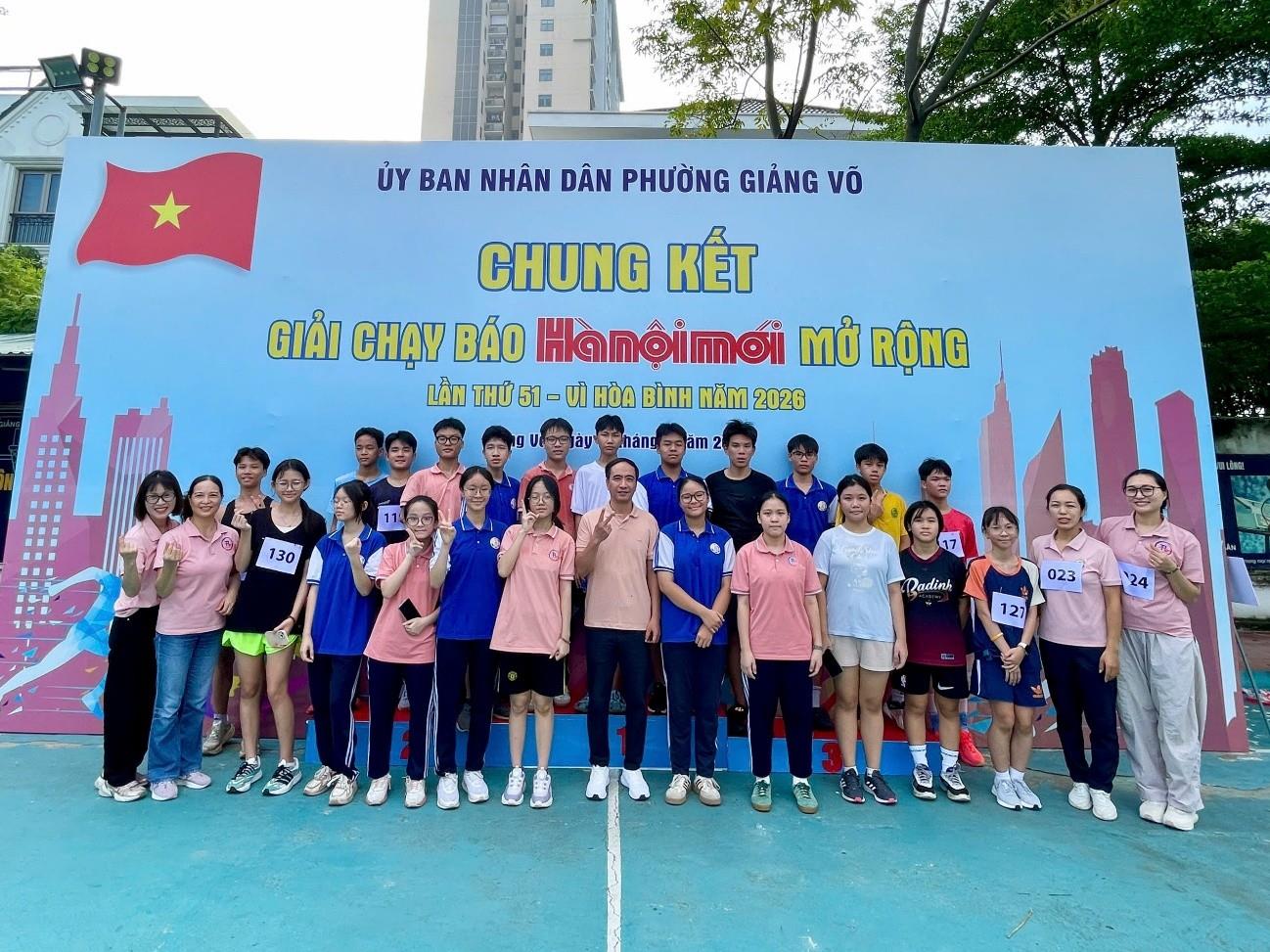 Tự hào nữ Sinh THCS Thành Công tỏa sáng tại Giải chạy Báo Hà Nội mới