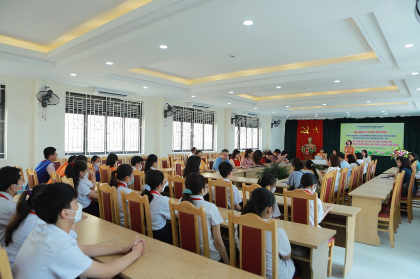 D:\Lưu 2022\Bài đăng website\HN đối thoại\z3735813616668_e55102b15ce55477bd2faa927c3b9550.jpg