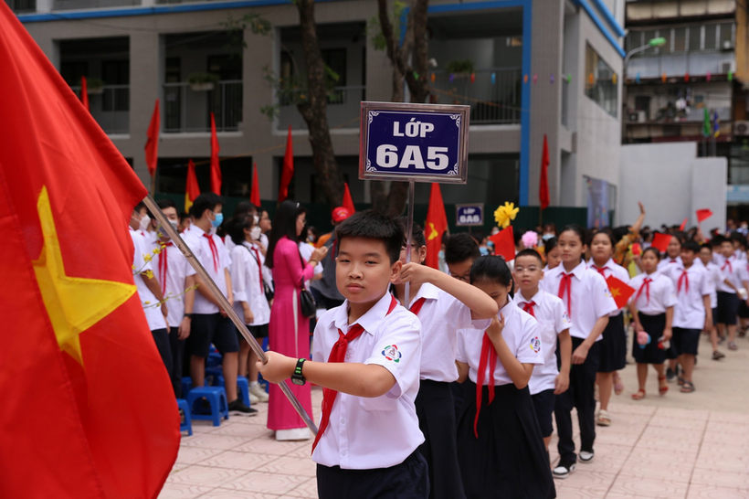 C:\Users\Admin\Desktop\Diễu hành 3.jpg