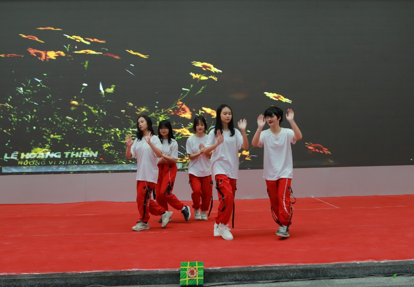 C:\Users\Admin\Pictures\Ảnh Gala2 (2).jpg