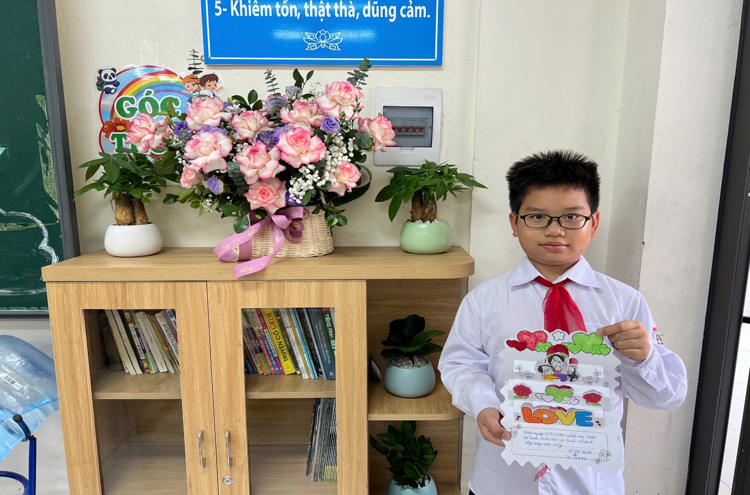 C:\Users\Nguyễn Thu Hòa\Desktop\z5945143469319_9b7928517b60fc4a855309dc00aa78a5.jpg