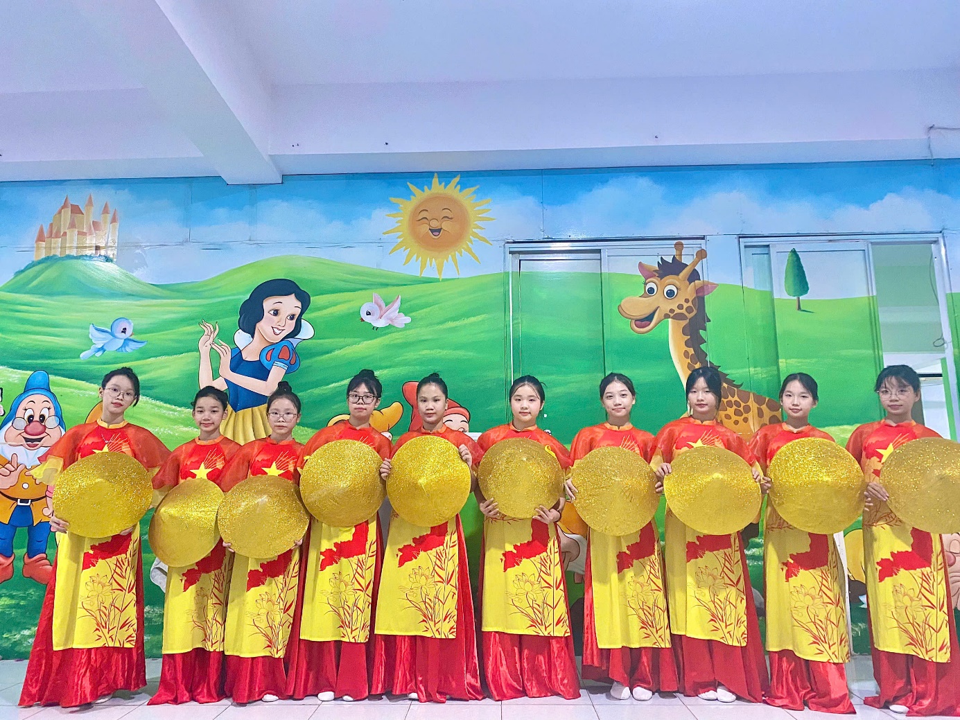 C:\Users\Nguyễn Thu Hòa\Desktop\z6029204762525_ed9150fbb1213767962fba205abd42ea.jpg