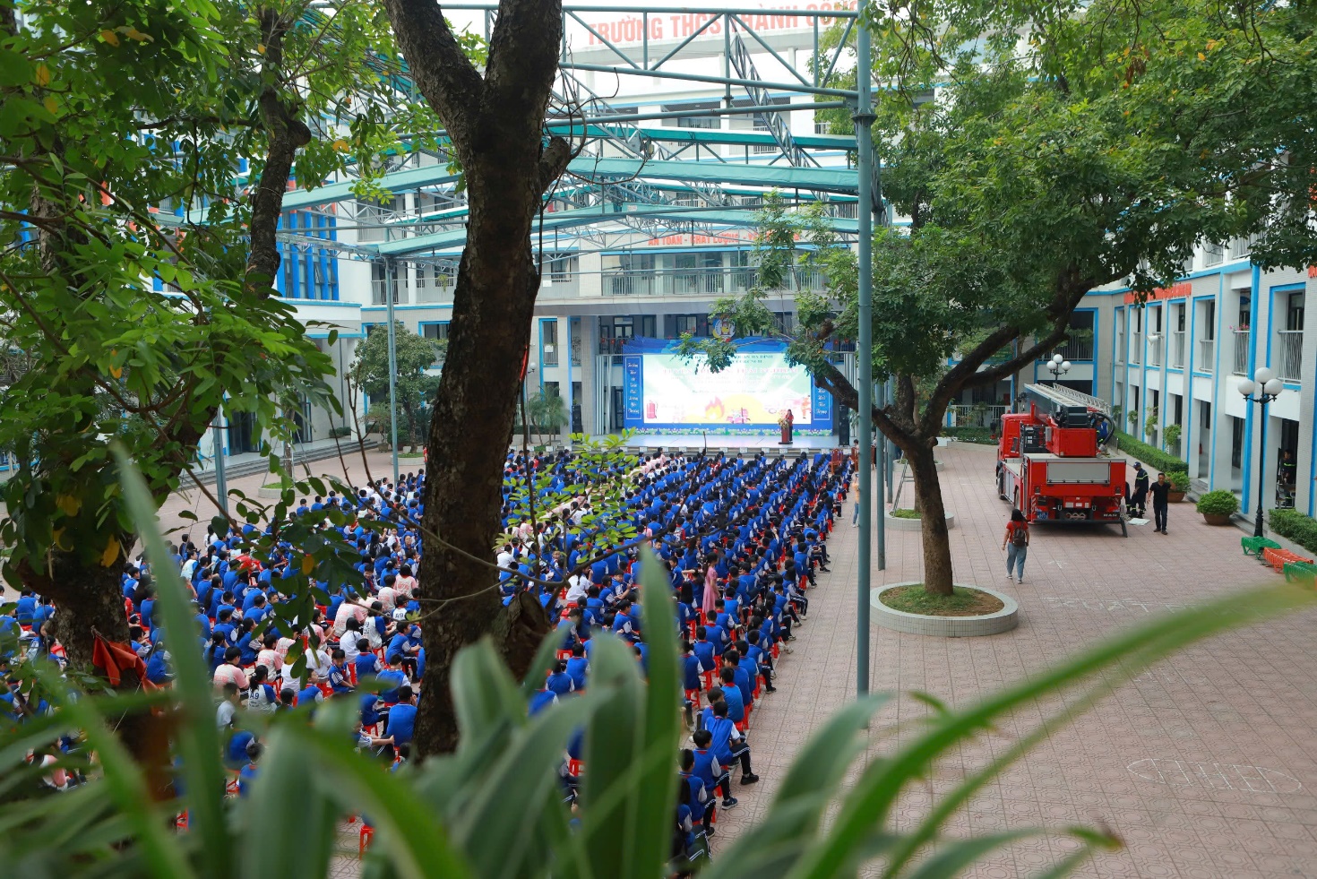 C:\Users\Nguyễn Thu Hòa\Desktop\z6033901282935_0f56a148e7d276b43566e9d627429f63.jpg