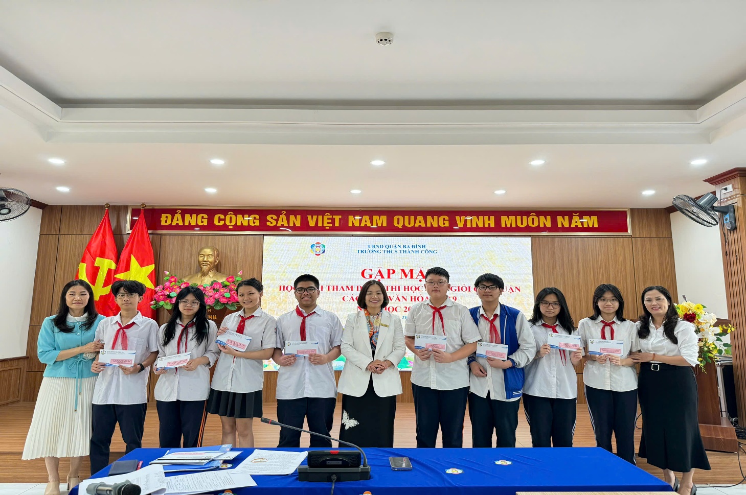 C:\Users\Nguyễn Thu Hòa\Desktop\z5997179646437_25c8ab1ffd01230603acb060eb867158.jpg