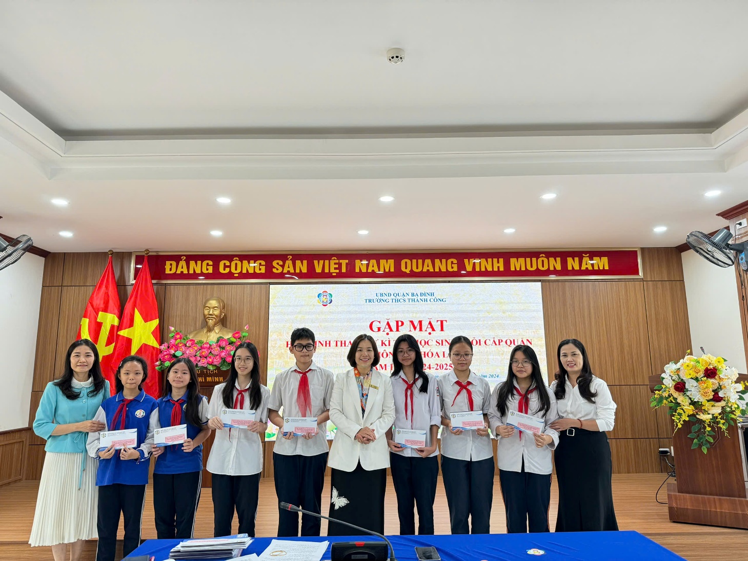 C:\Users\Nguyễn Thu Hòa\Desktop\z5997420759412_fdfb8cbe23803248a29a868fef3e153d.jpg