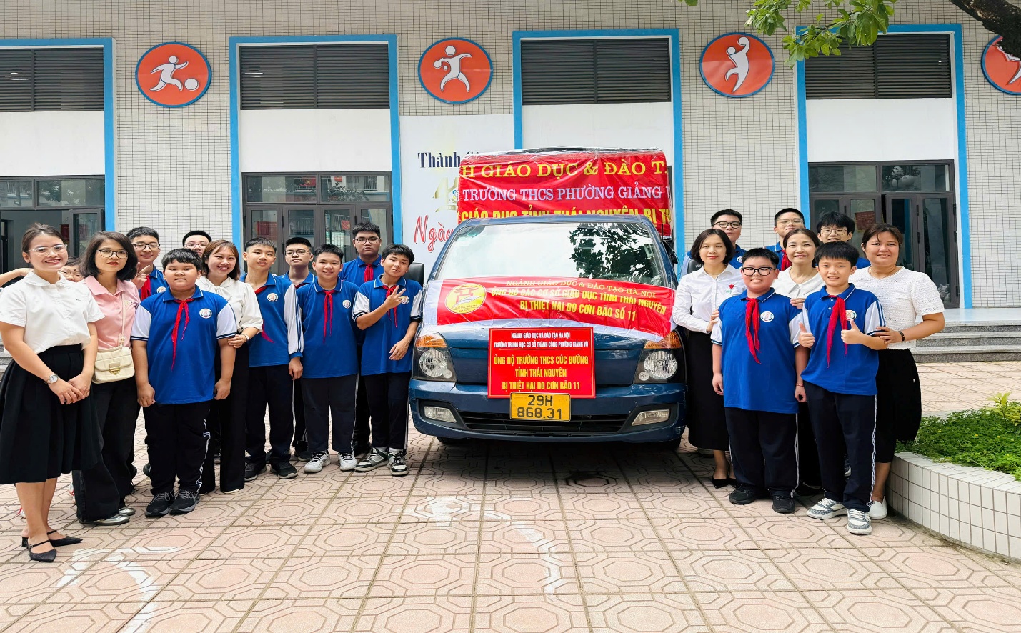 C:\Users\Nguyễn Thu Hòa\Downloads\z7113979278448_17937f39ab3cd0aa3690974a11cd830a.jpg