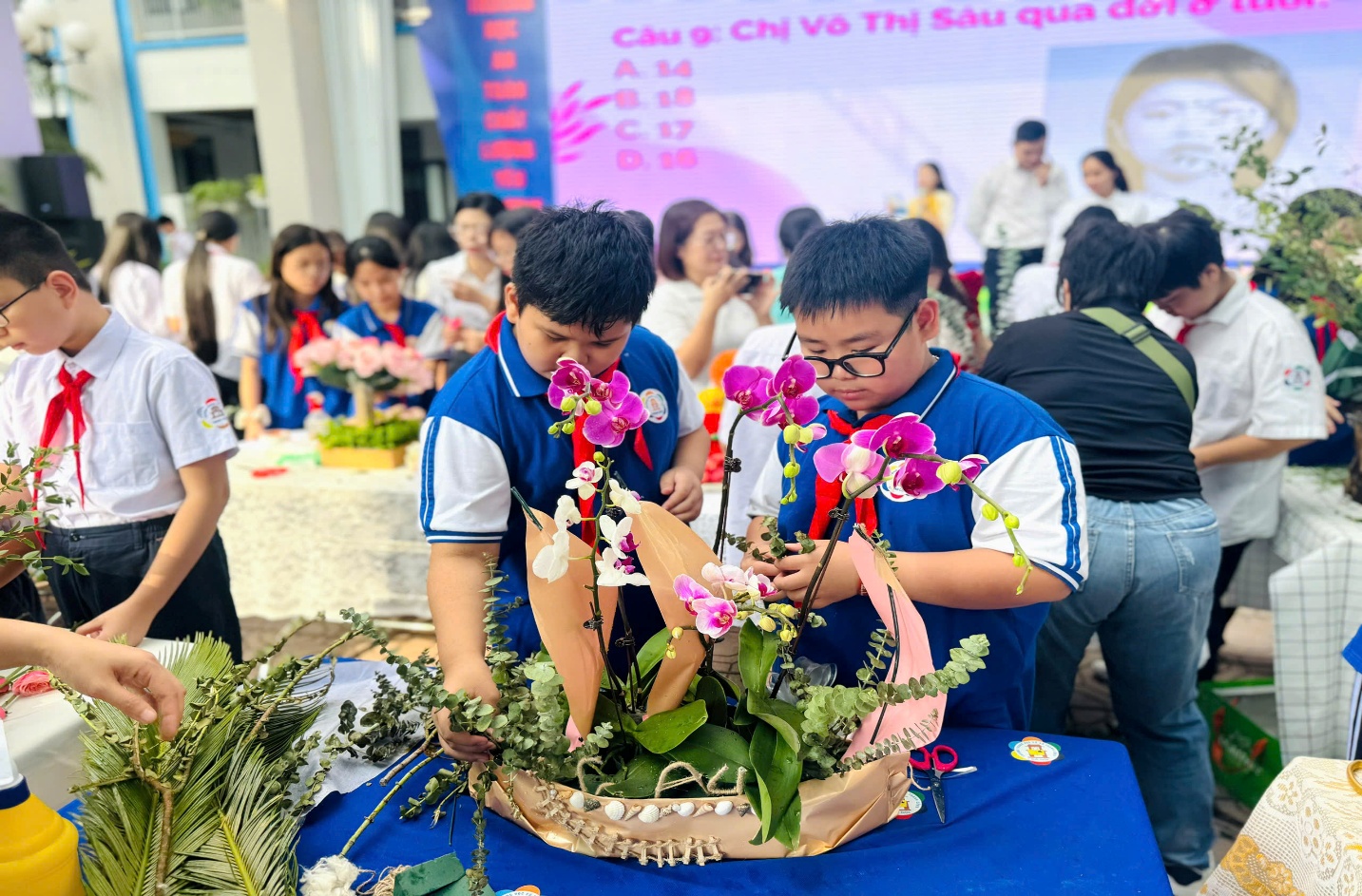 C:\Users\Nguyễn Thu Hòa\Desktop\z7135109934101_85e0d08fa857fcfdfe87c3269ef86a5f.jpg