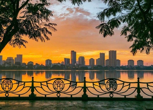 Ảnh có chứa ngoài trời, cây cối, bình minh, bầu trời

Nội dung do AI tạo ra có thể không chính xác.