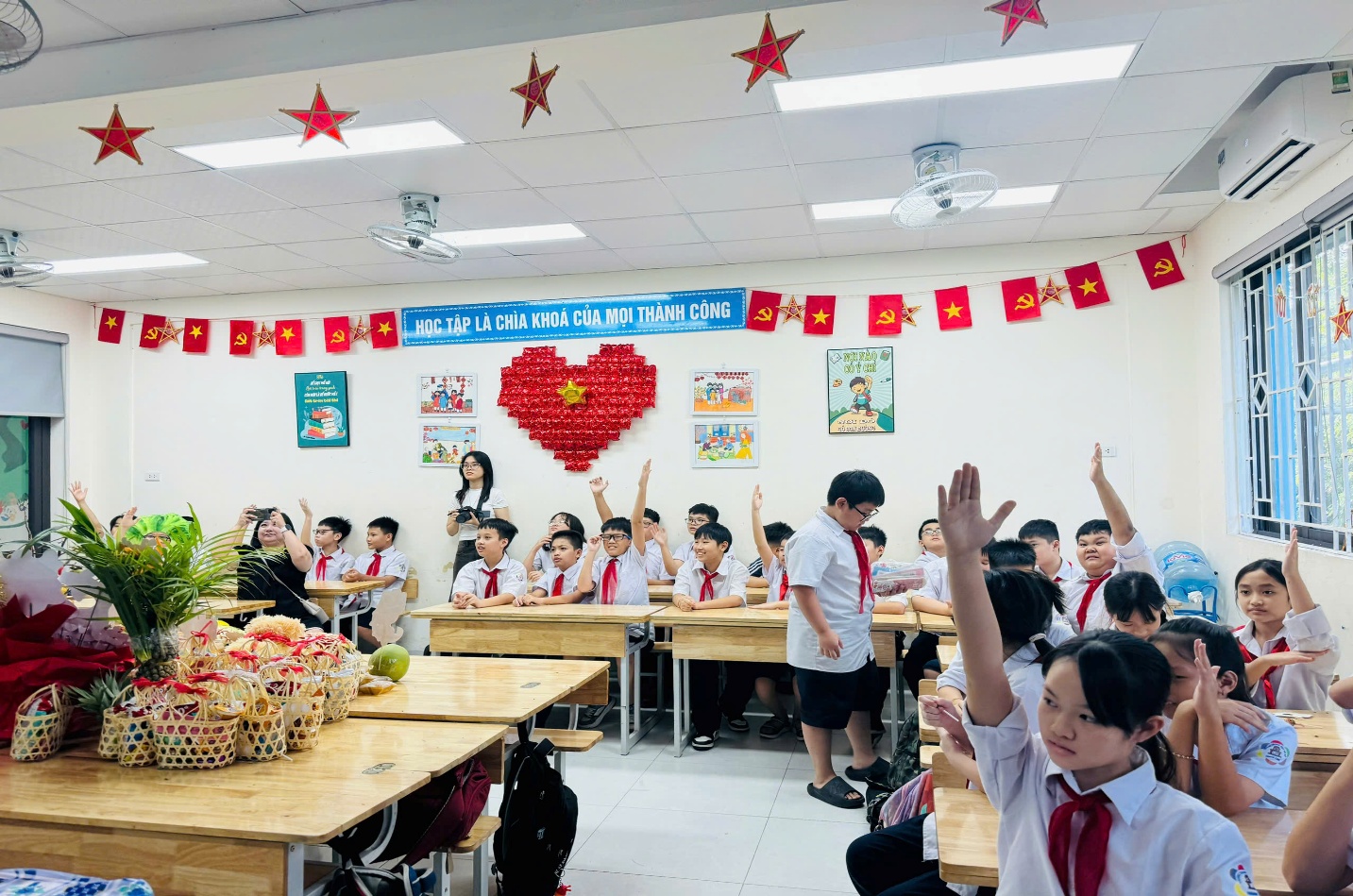 C:\Users\Nguyễn Thu Hòa\Downloads\z7079454009769_0d129463ac9263db0740614e55b0ca4a.jpg