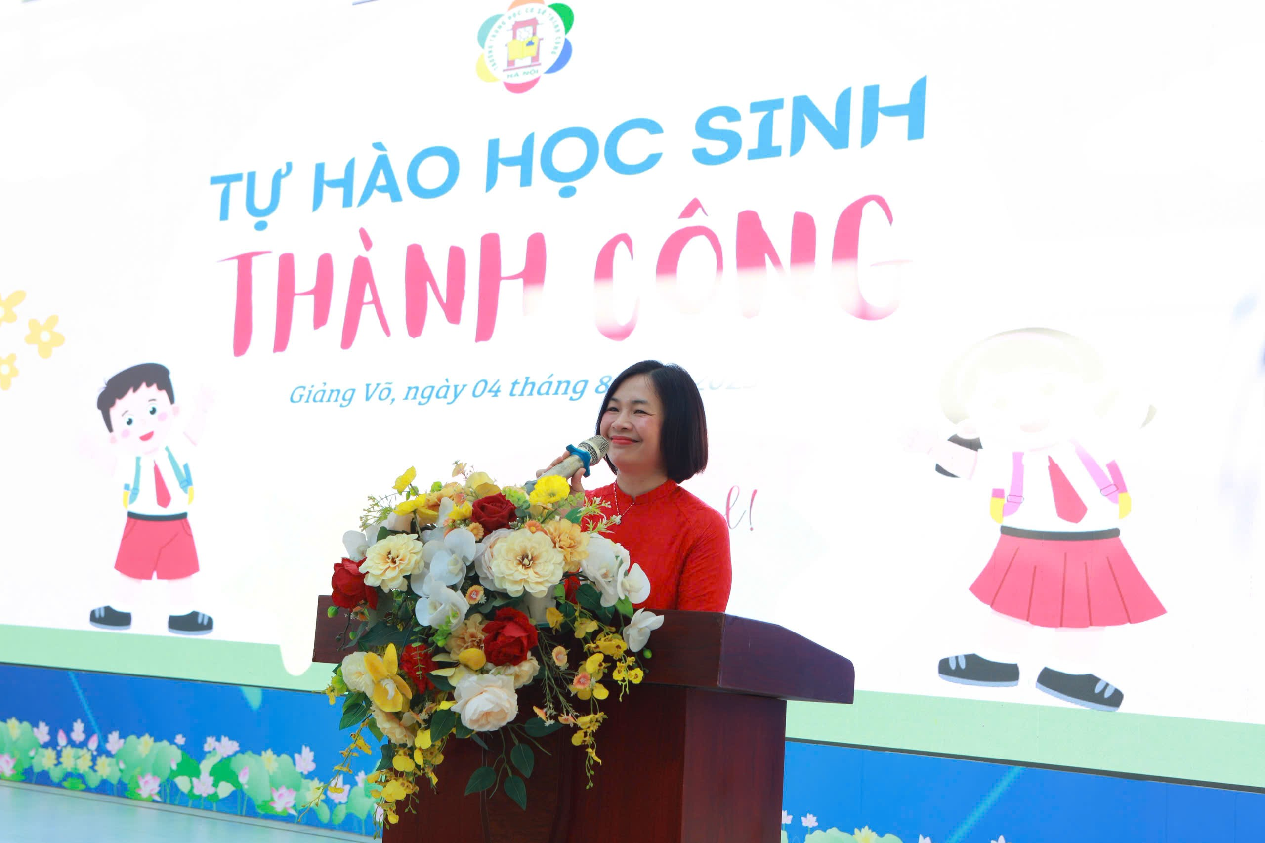 Ảnh có chứa hoa, trang phục, văn bản, phụ nữ

Nội dung do AI tạo ra có thể không chính xác.