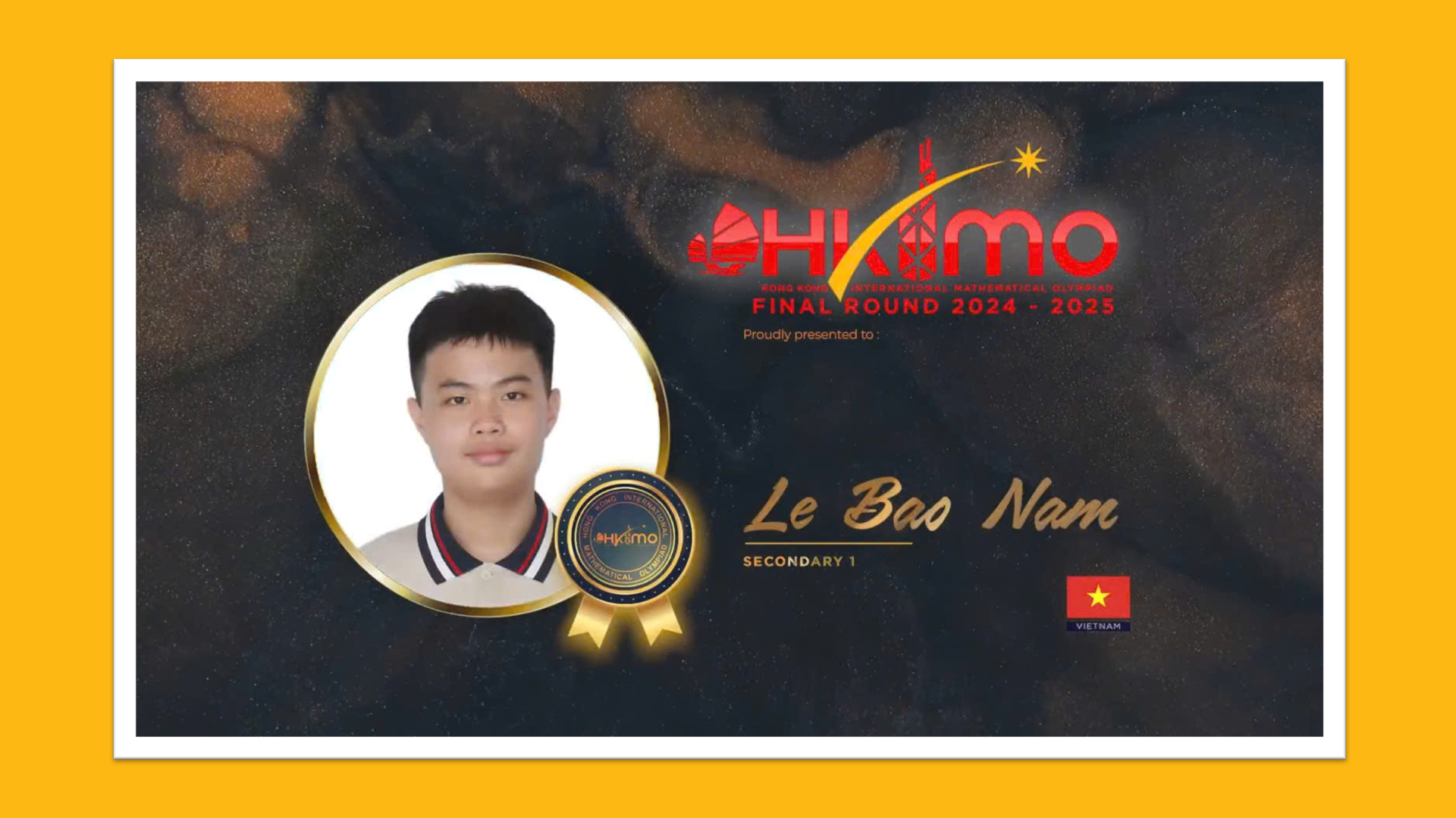 Ảnh có chứa văn bản, Mặt người, người, cười
Nội dung do AI tạo ra có thể không chính xác.