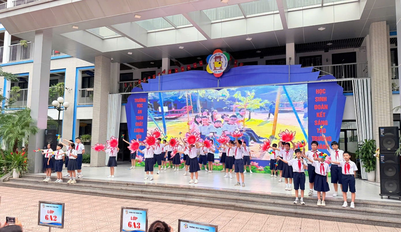 C:\Users\Nguyễn Thu Hòa\Desktop\z7235293196486_522ba7445e5683ddaf2d747481c24e08.jpg