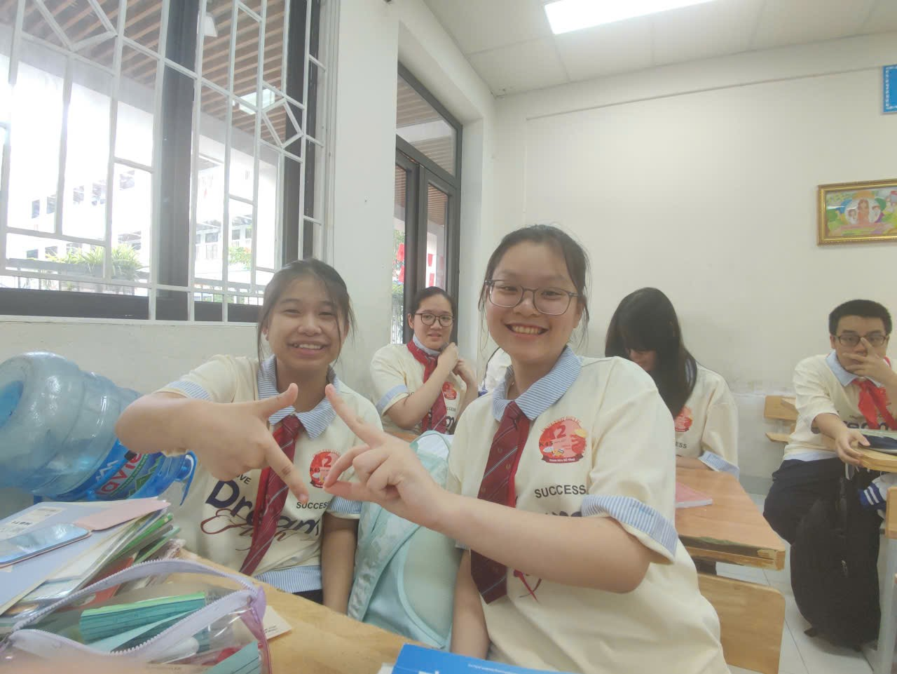 A group of girls in uniform

AI-generated content may be incorrect.