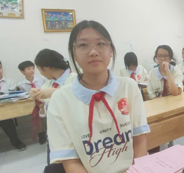 A group of people in a classroom

AI-generated content may be incorrect.