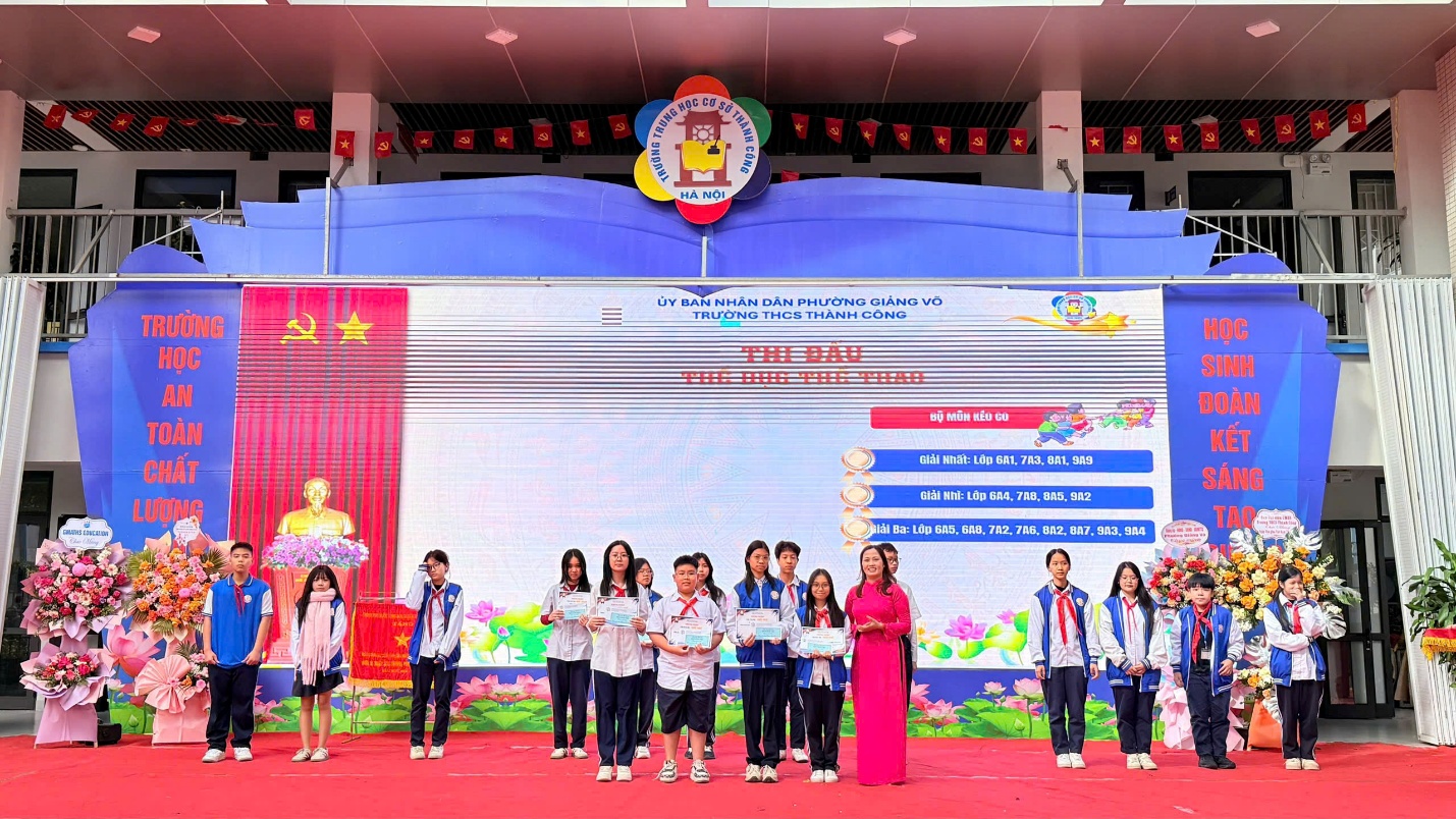 C:\Users\Nguyễn Thu Hòa\Downloads\z7245197693580_2e5c547503bf71dc5c8a0830adc72eb6.jpg