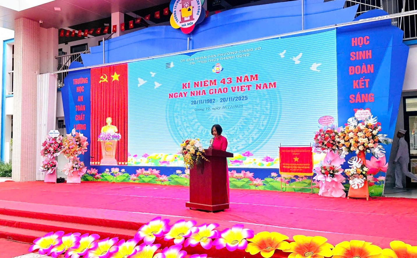 C:\Users\Nguyễn Thu Hòa\Desktop\z7245364651145_5497856819cb2c7a6eb712f0efb4dd2e.jpg