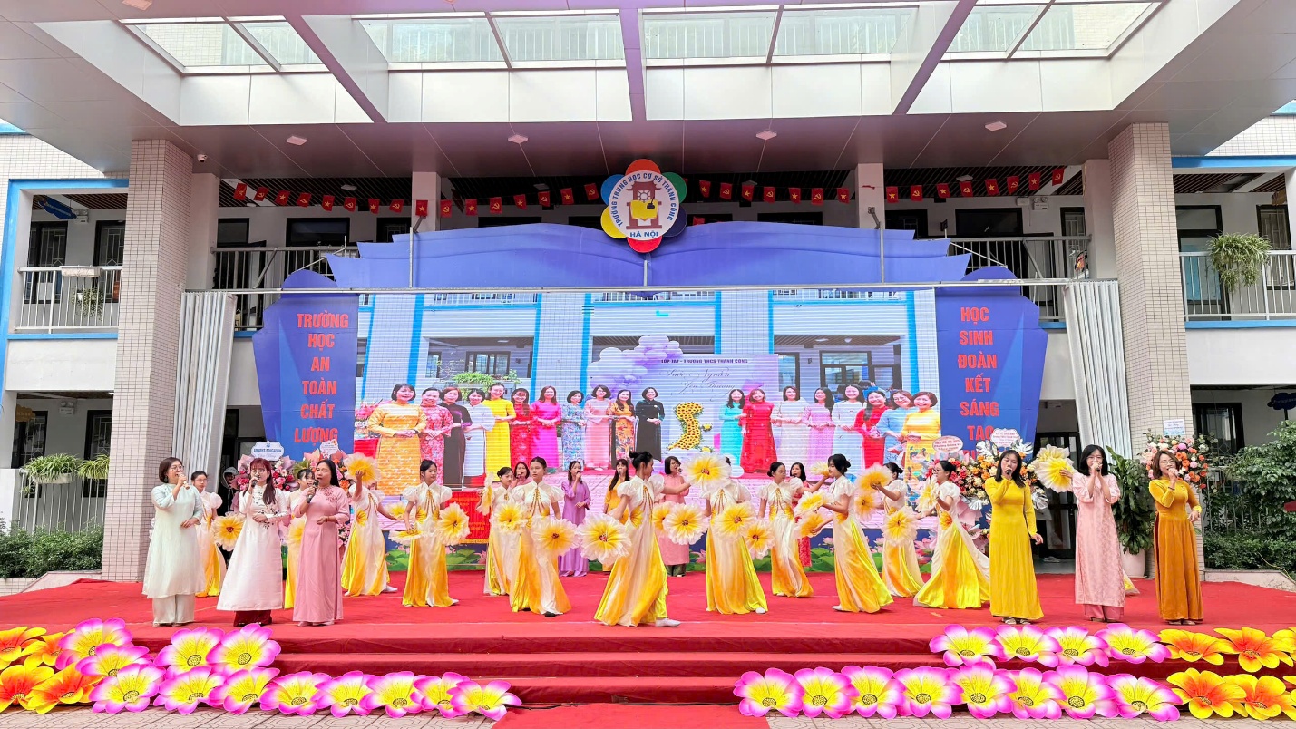 C:\Users\Nguyễn Thu Hòa\Desktop\z7245276354097_c9edf76130193e27053ef54a2d0dade5.jpg