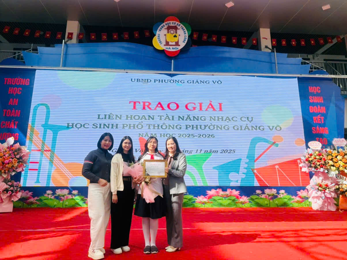 C:\Users\Nguyễn Thu Hòa\Desktop\z7247334689428_62a3e7c90df5338b935e9fdfafd4fdb4.jpg