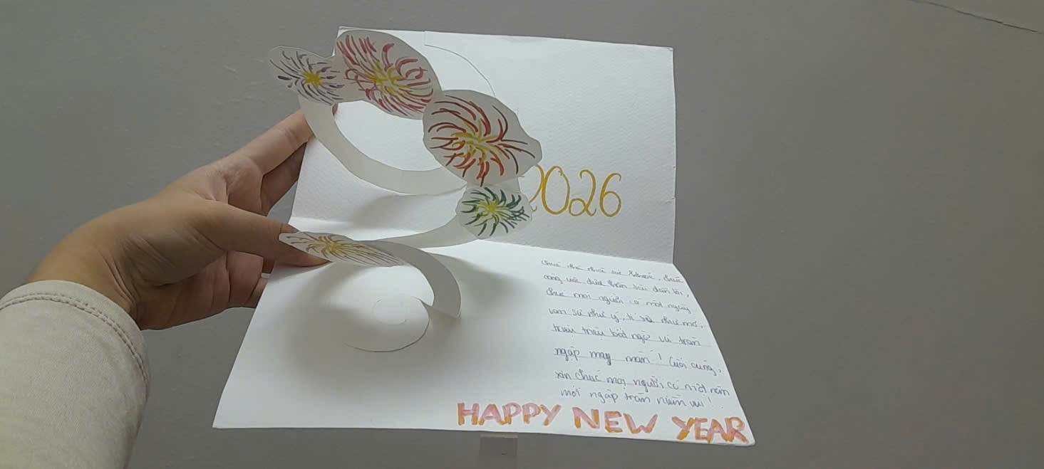 Ảnh có chứa văn bản, giấy, Sản phẩm từ giấy, bức thư

Nội dung do AI tạo ra có thể không chính xác.