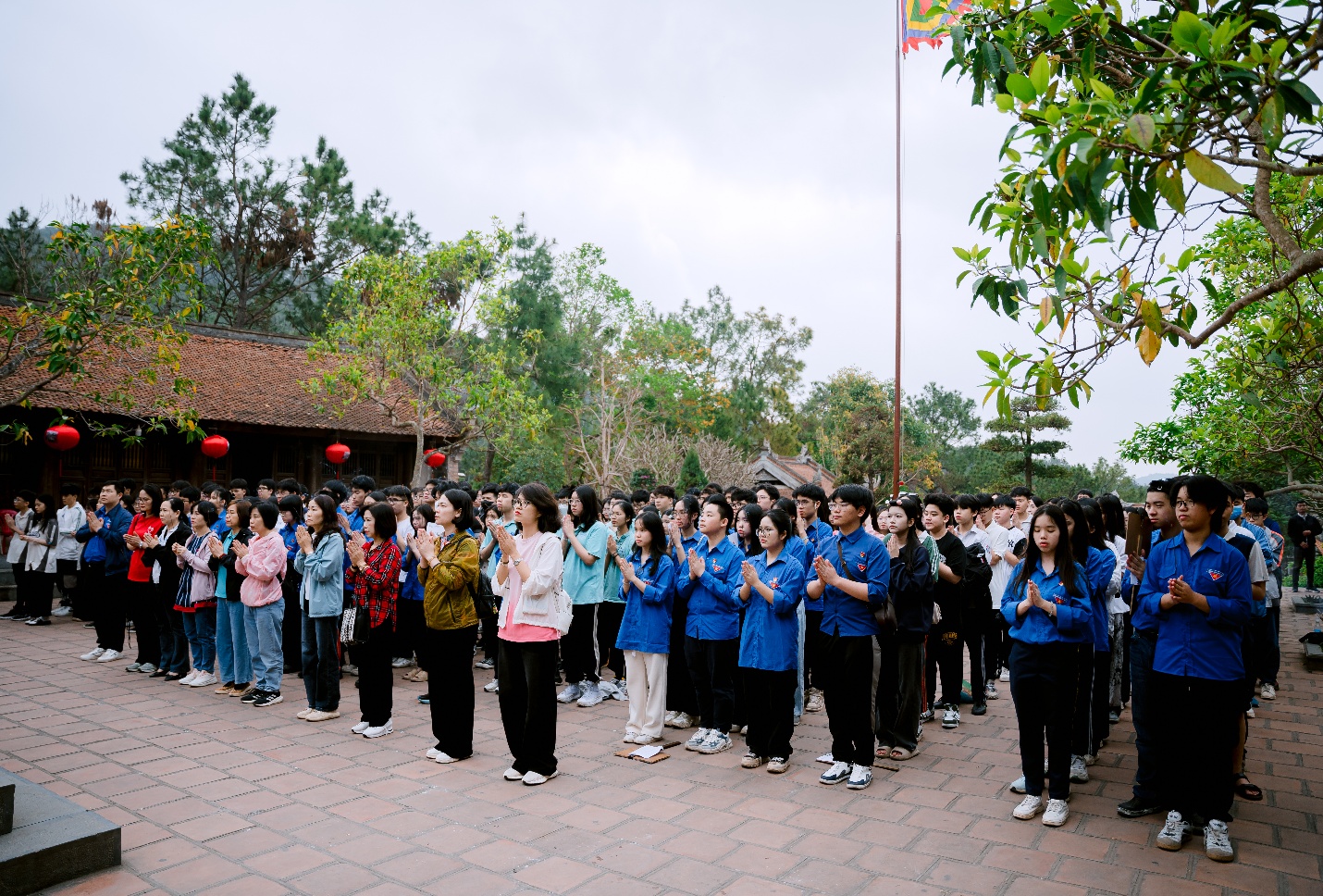 C:\Users\Nguyễn Thu Hòa\Downloads\TDA02206.JPG