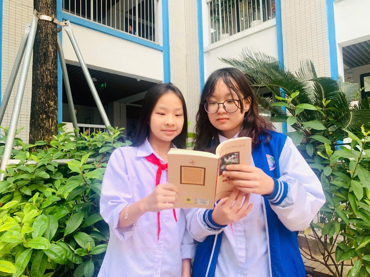 C:\Users\Nguyễn Thu Hòa\Desktop\z7478028644612_b195ee6e386d292ae3d53131efc6ba71.jpg