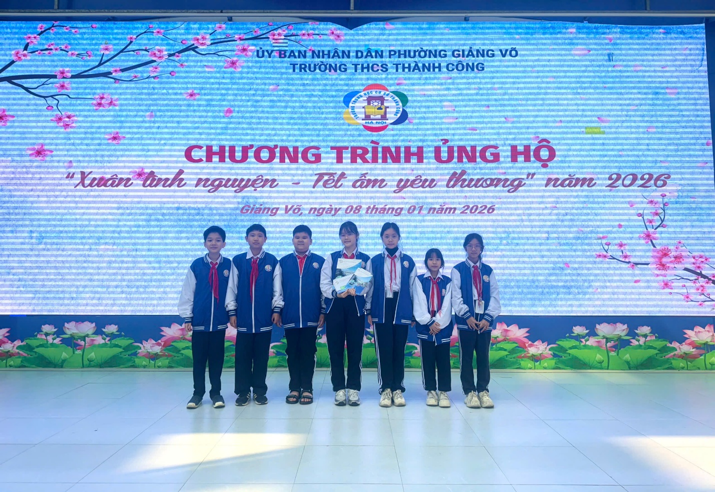 C:\Users\Nguyễn Thu Hòa\Downloads\z7412619856720_47b10e4aff02f4c8cb3b788aedec9635.jpg