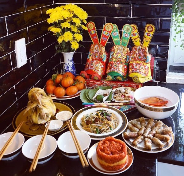 Mâm cơm và lễ vật cúng ông Công ông Táo 2024