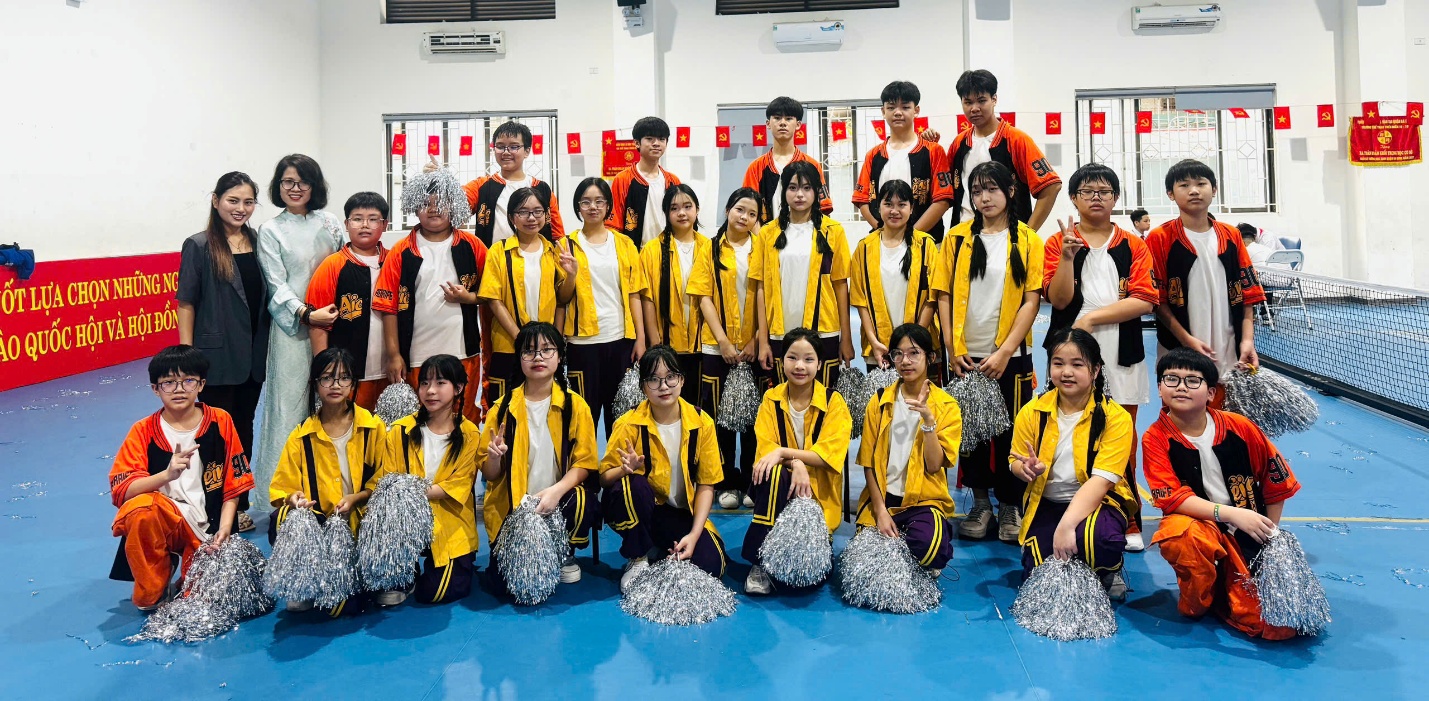 C:\Users\Nguyễn Thu Hòa\Desktop\z7652903044085_0bb96e5a82c4ecd77768b78924de8783.jpg