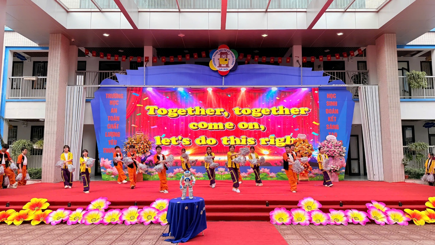 C:\Users\Nguyễn Thu Hòa\Desktop\z7652862461212_350e7980e19d5deb12a5d801715d9b8a.jpg