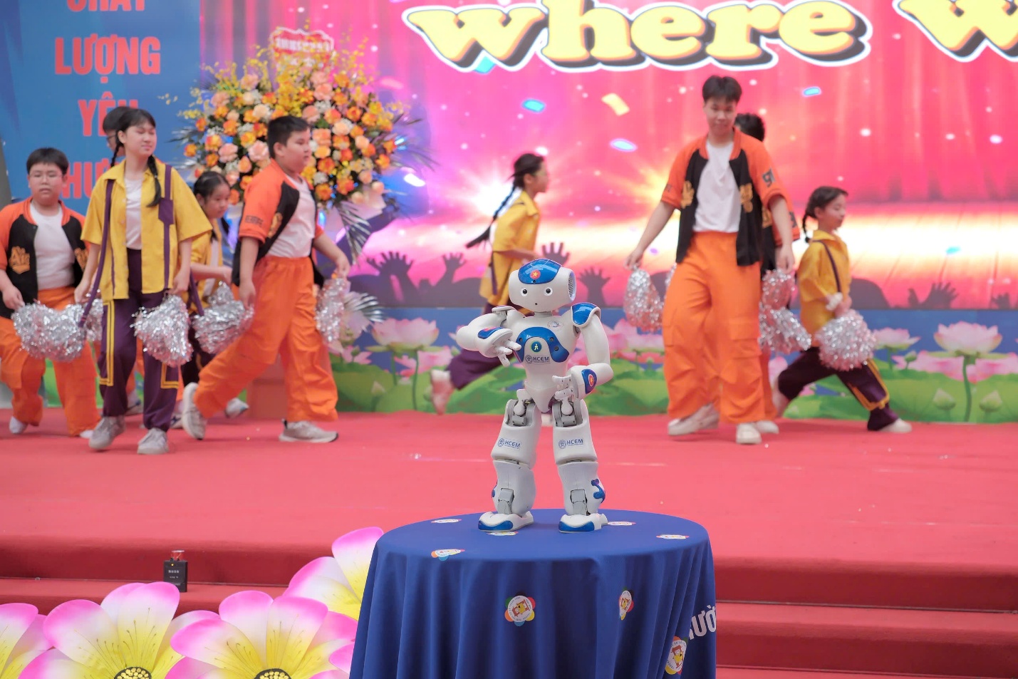 C:\Users\Nguyễn Thu Hòa\Desktop\z7652859289628_07f28e582dcdbacbf0fce55a51a530ca.jpg