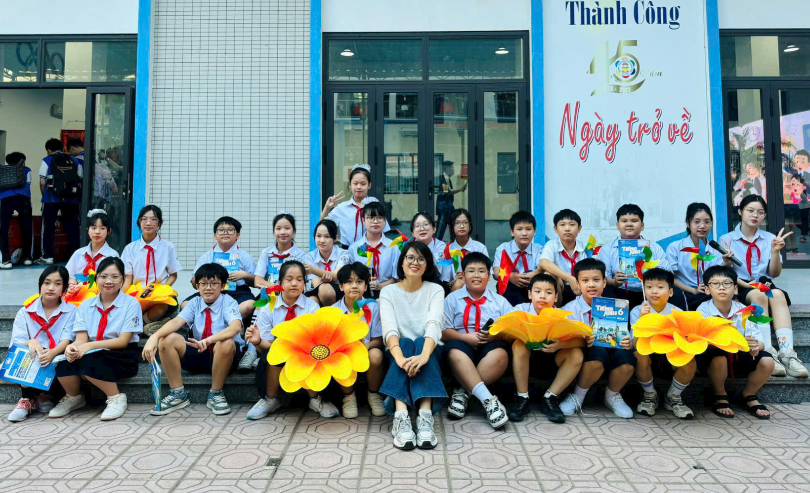 C:\Users\Nguyễn Thu Hòa\Downloads\z7701422652203_ae0b7526242ed20877e2887037c584be.jpg