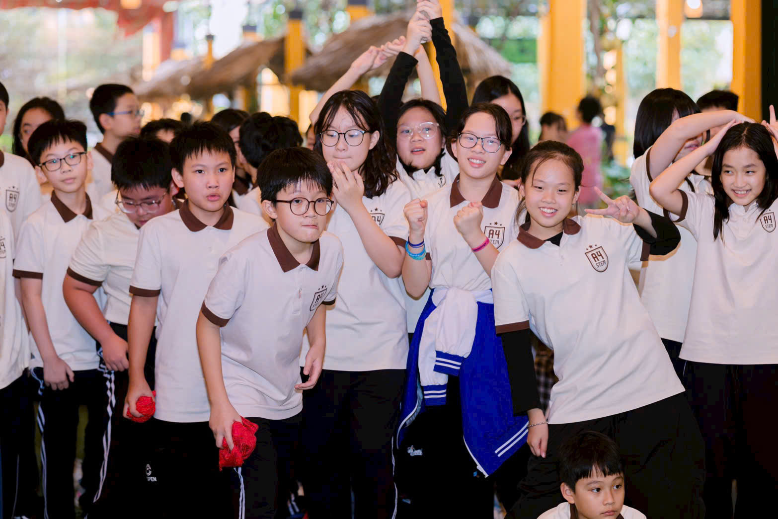 C:\Users\Nguyễn Thu Hòa\Downloads\z7701390870088_4c95f9f18bd18877ade593b6babd8e02.jpg