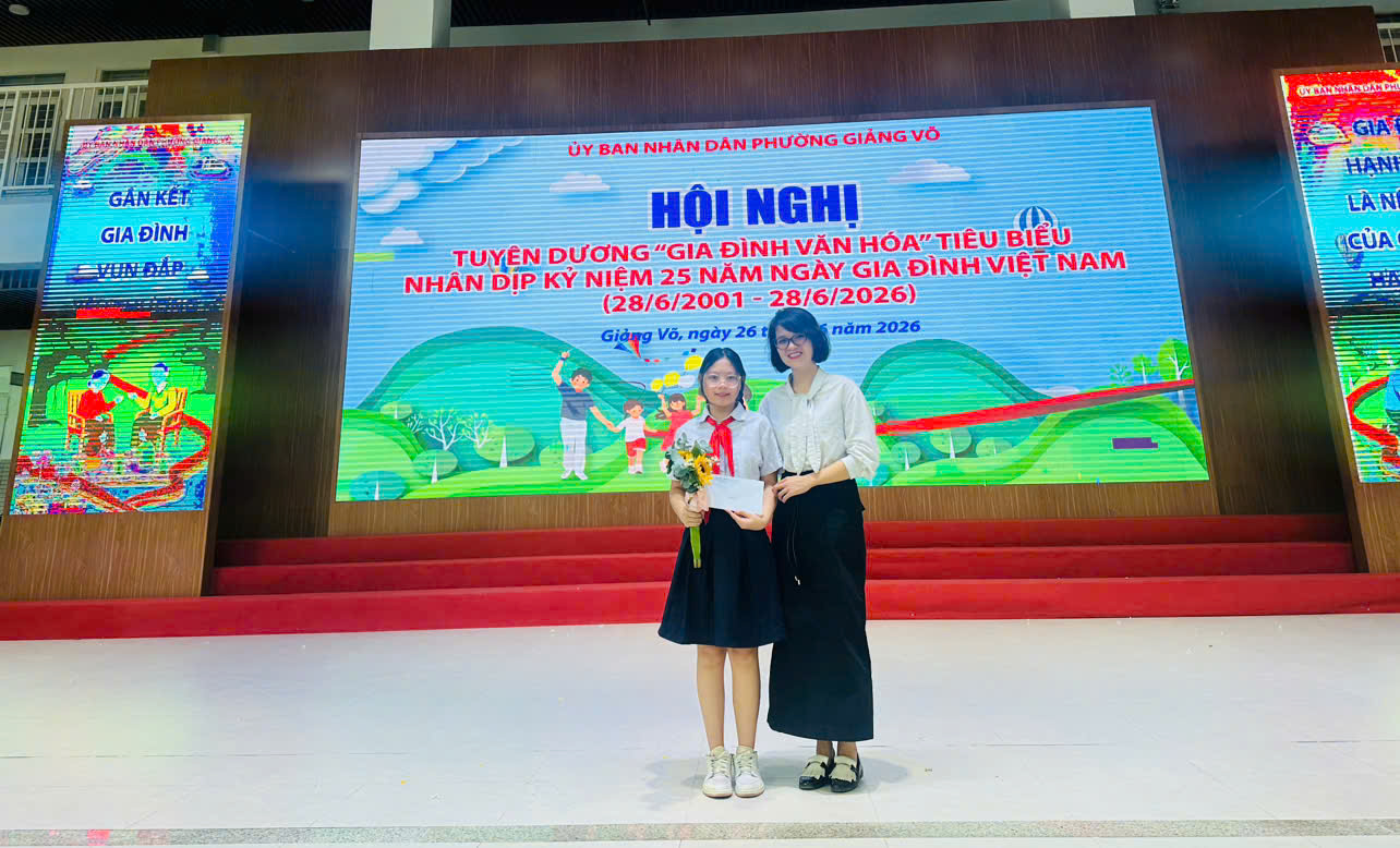 C:\Users\Nguyễn Thu Hòa\Desktop\1782445705538_1863028109638595646_7312366003253225630_b3aed85967e28471811f040fc2e045a9.jpg