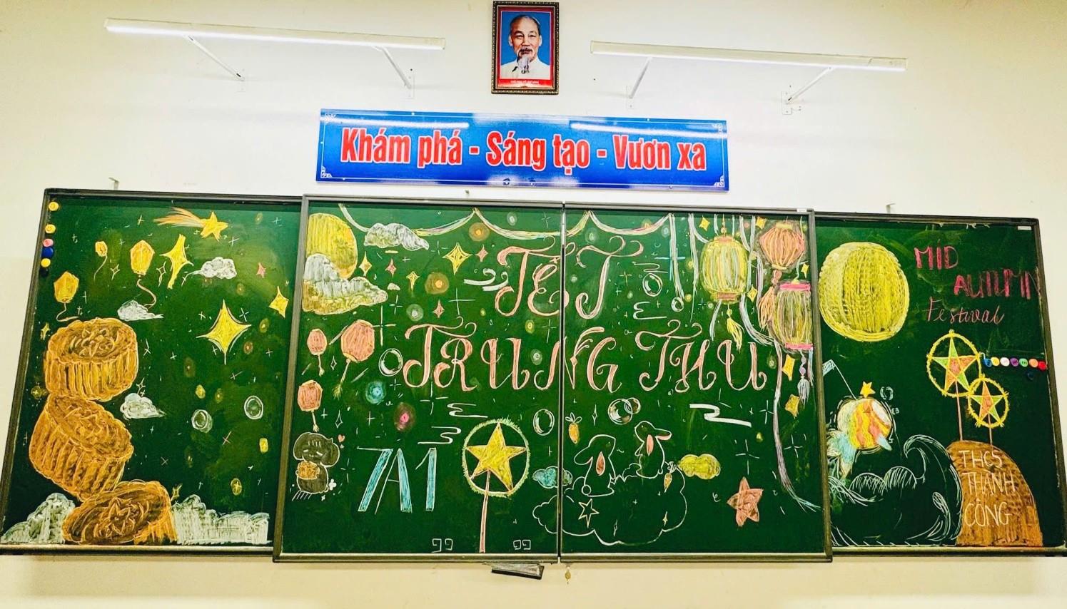 Mùa trăng trên bảng đen