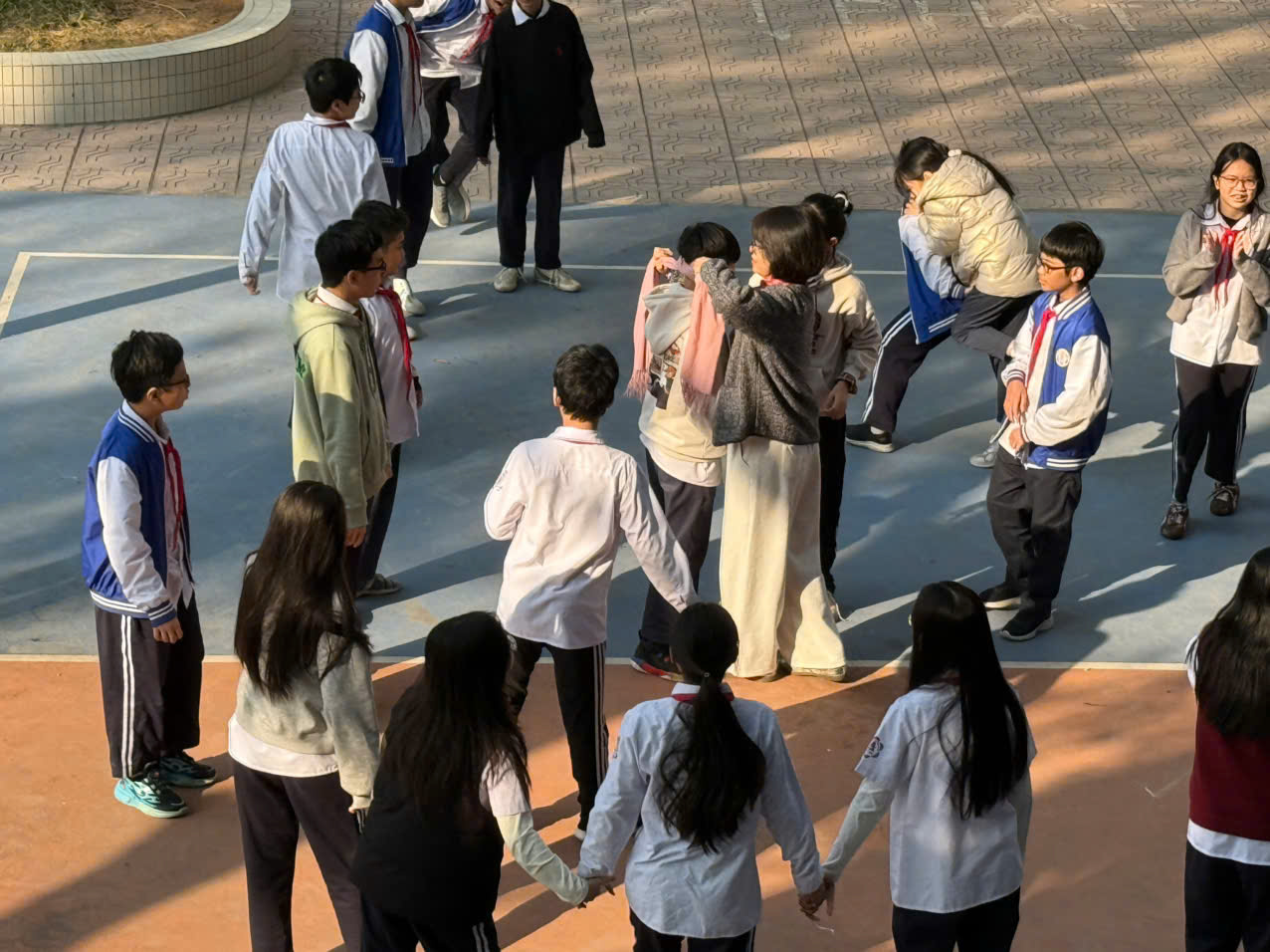 C:\Users\Nguyễn Thu Hòa\Desktop\z7471827858824_acda2c5bc29be6c7775019064347c526.jpg