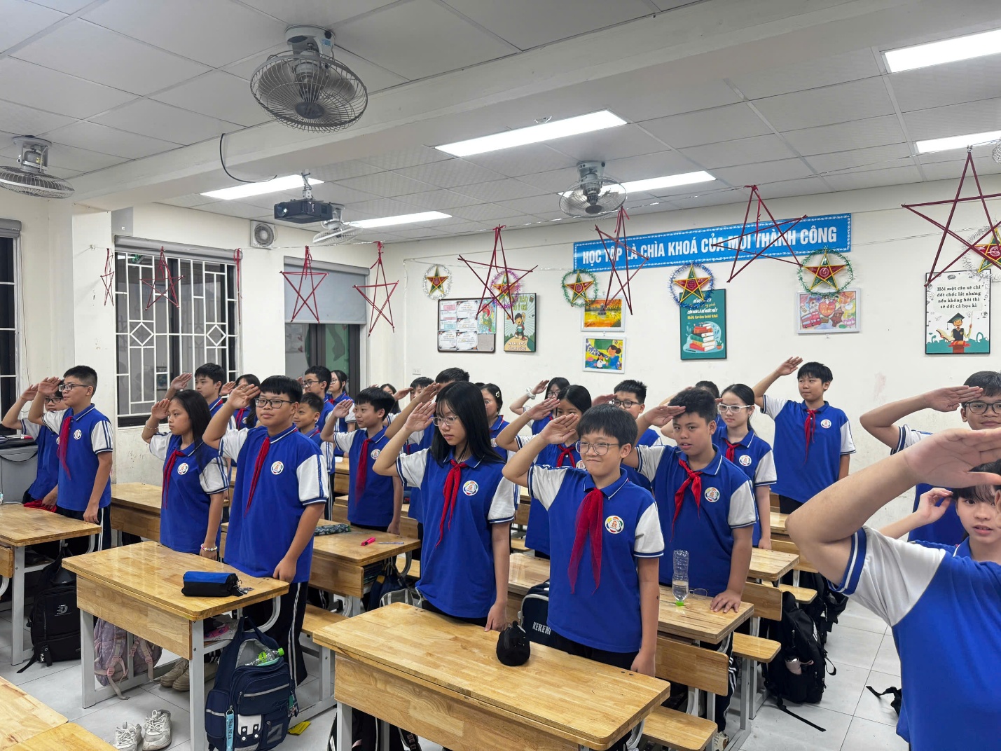 C:\Users\Nguyễn Thu Hòa\Desktop\1790934447857_1863028109638595646_g3180474194473531591_8d6829d9128ff8b2997115d9109c4f2c.jpg