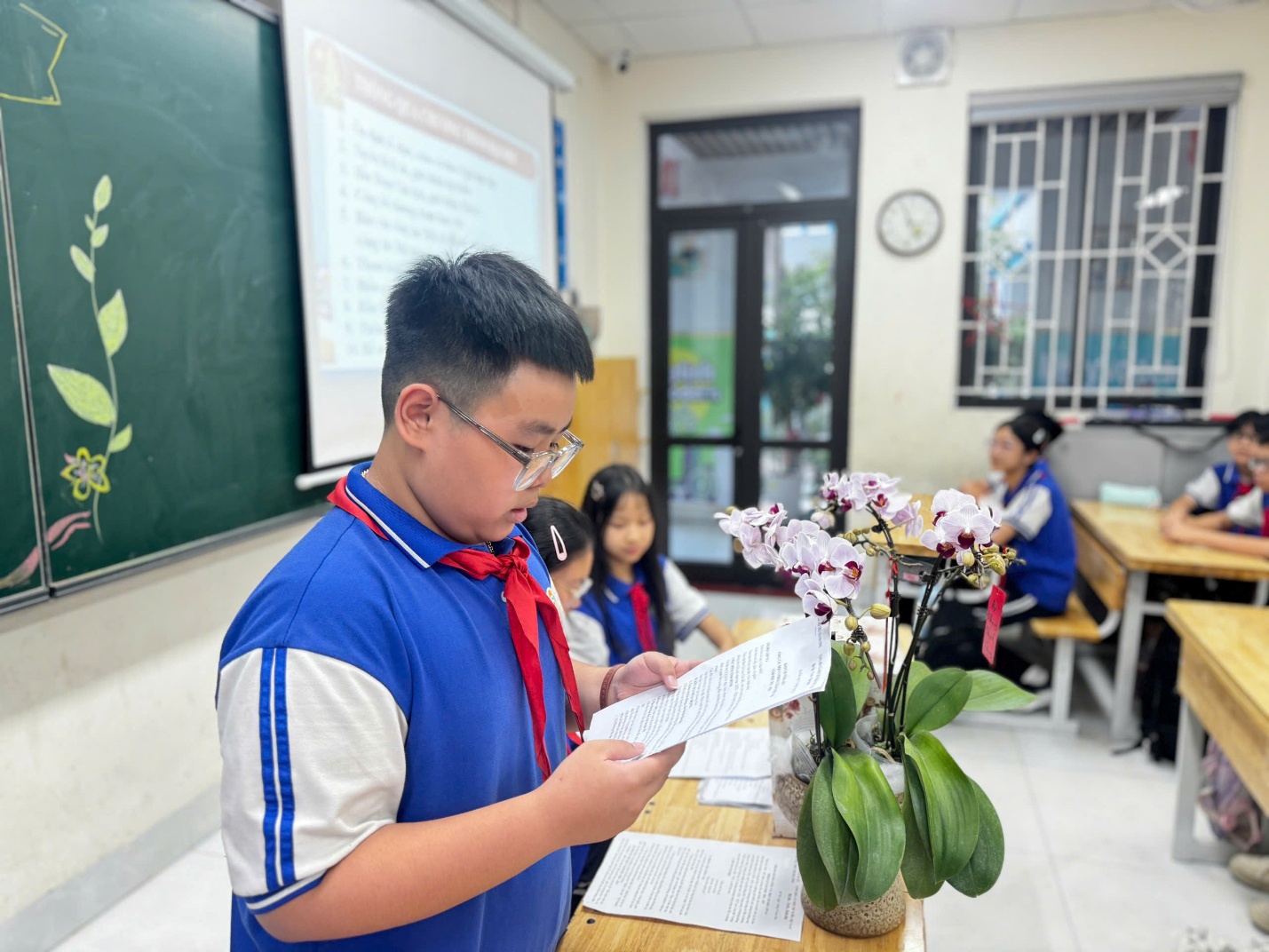 C:\Users\Nguyễn Thu Hòa\Desktop\1790934447862_1863028109638595646_g3180474194473531591_30eb8841fe34c6fd6af92178aaab43ff.jpg