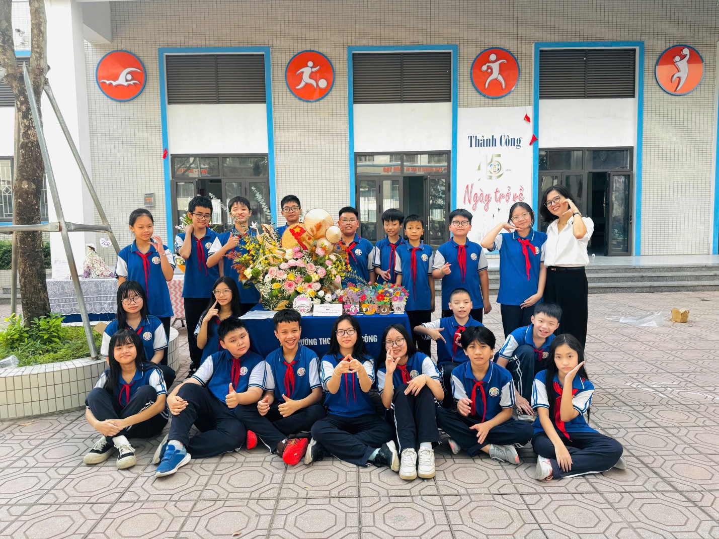 C:\Users\Nguyễn Thu Hòa\Downloads\1792427605510_1863028109638595646_5726923816974287518_5076dfe2679616f66e0afe0a3b9ede1e.jpg