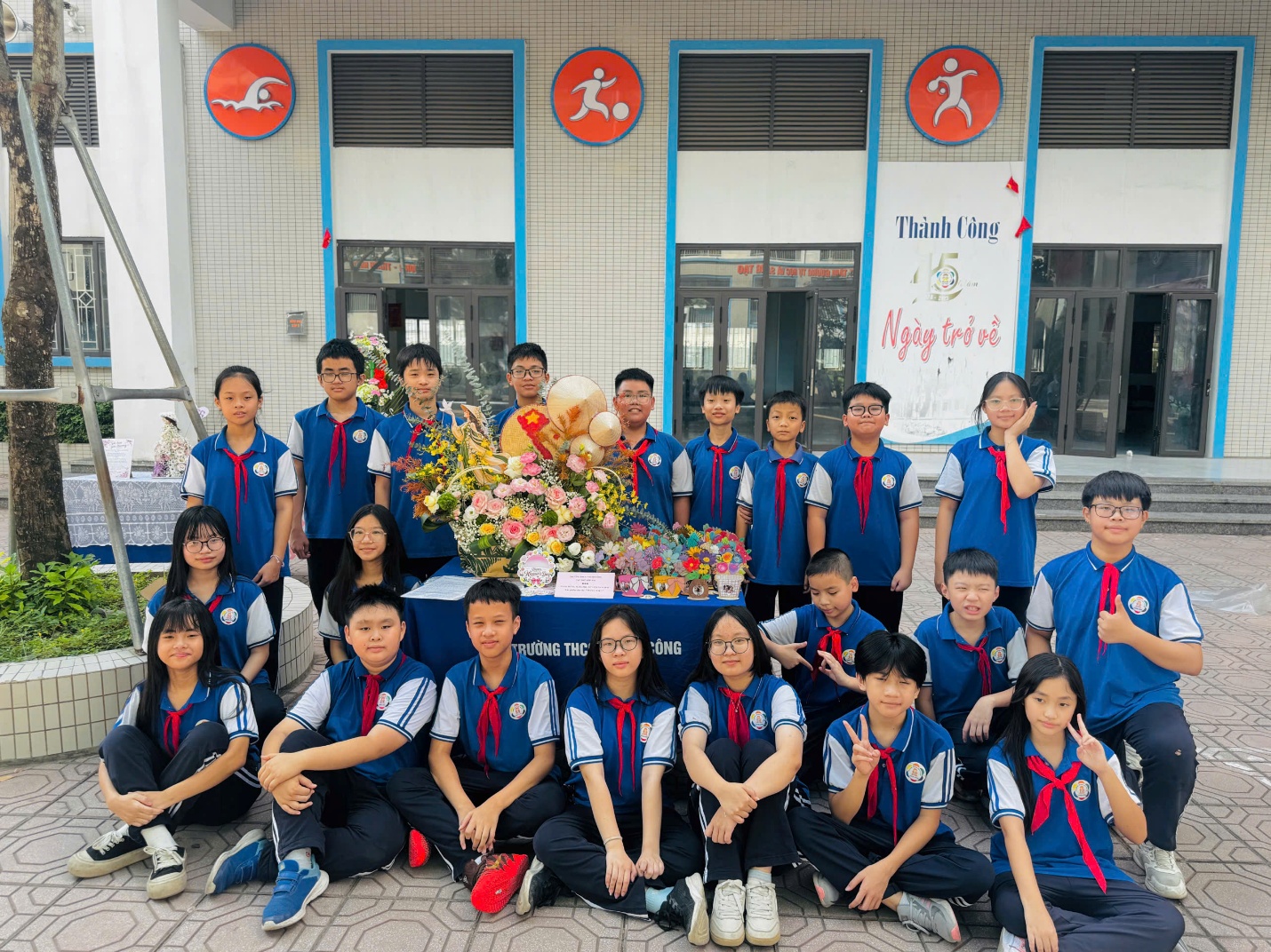 C:\Users\Nguyễn Thu Hòa\Downloads\1792427605480_1863028109638595646_5726923816974287518_7e81ef13755308611a579af1cd621c02.jpg
