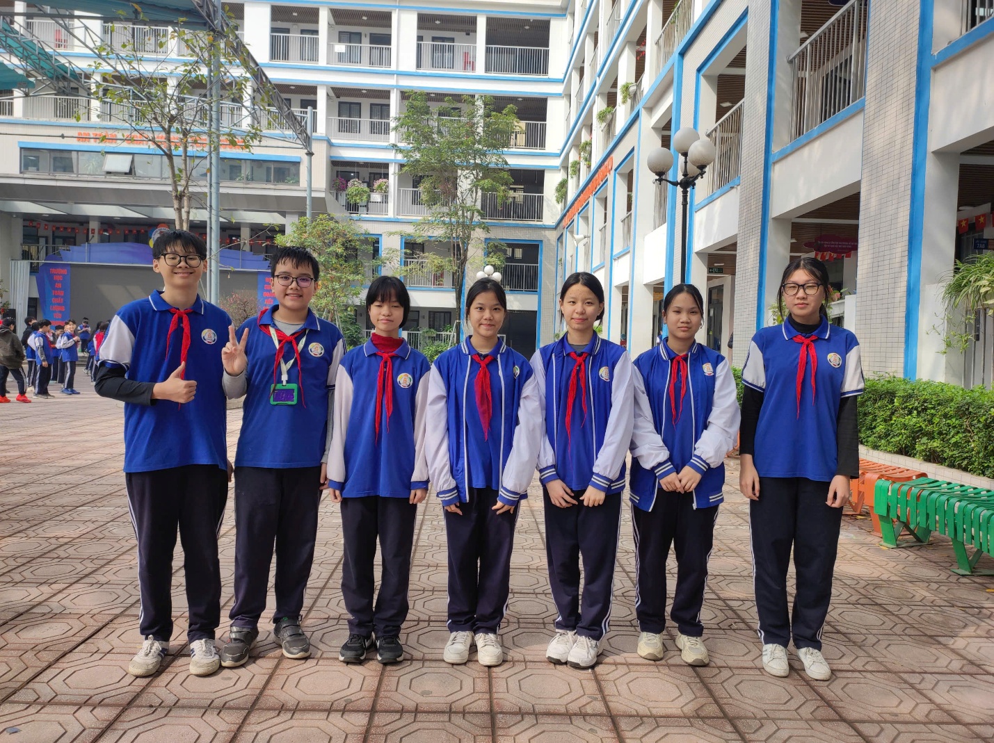 C:\Users\Nguyễn Thu Hòa\Desktop\z7519961807420_04c3b2ac903381eea7601ea1960a3f1e.jpg