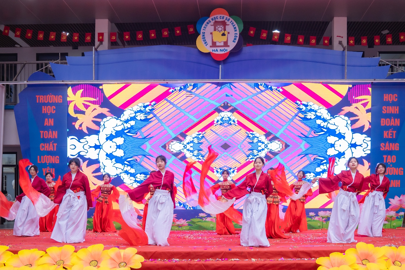 Ảnh có chứa Khiêu vũ, Truyền thống, trang phục, người

Nội dung do AI tạo ra có thể không chính xác.