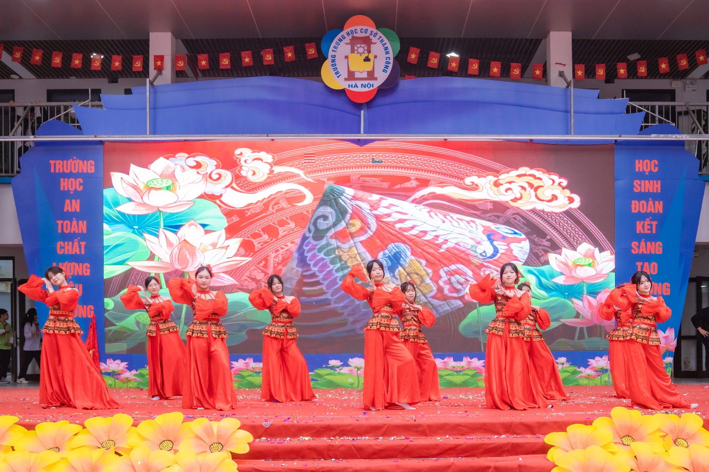 Ảnh có chứa Khiêu vũ, trong nhà, rạp xiếc

Nội dung do AI tạo ra có thể không chính xác.