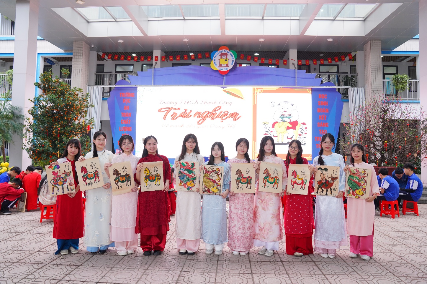 Ảnh có chứa trang phục, người, tòa nhà, Truyền thống

Nội dung do AI tạo ra có thể không chính xác.