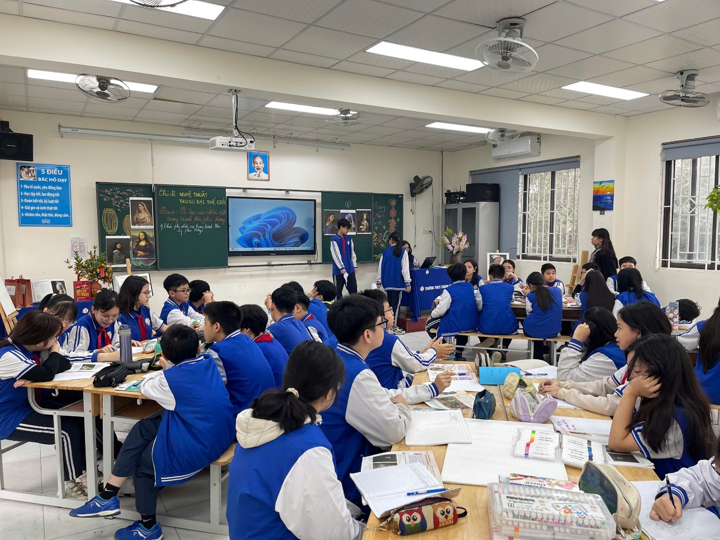 C:\Users\Nguyễn Thu Hòa\Desktop\z7479516686441_68211944ed225462efe764086921bc2e.jpg