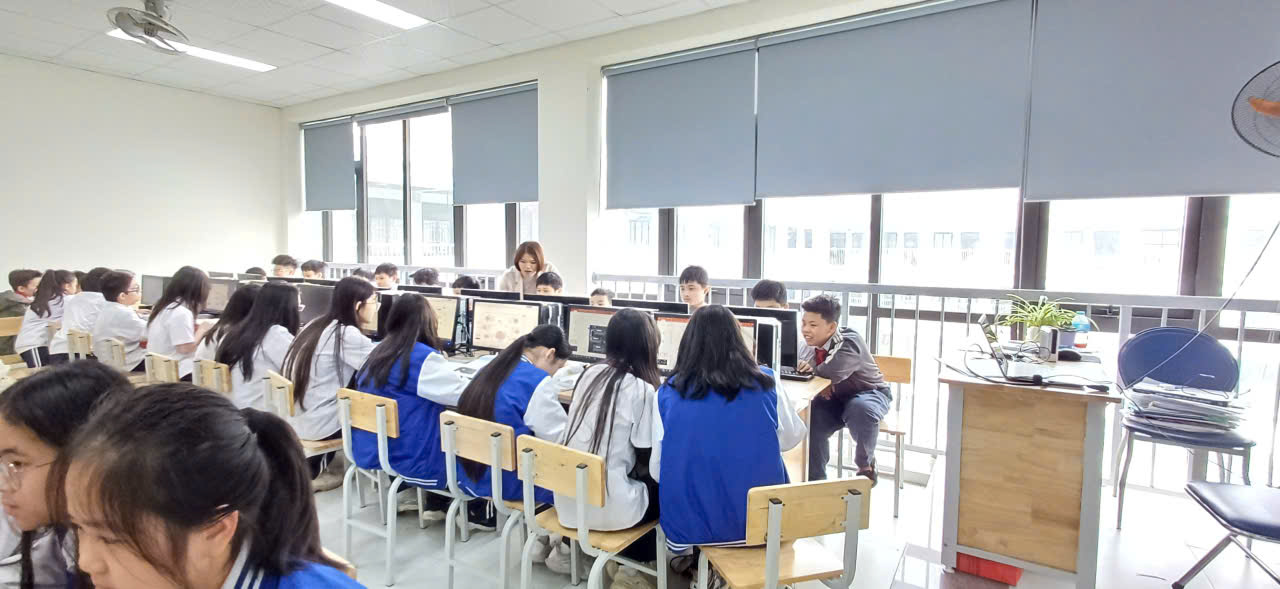 C:\Users\Nguyễn Thu Hòa\Desktop\z7476339934134_6ab88f25bad966f6881af293ff5079b0.jpg