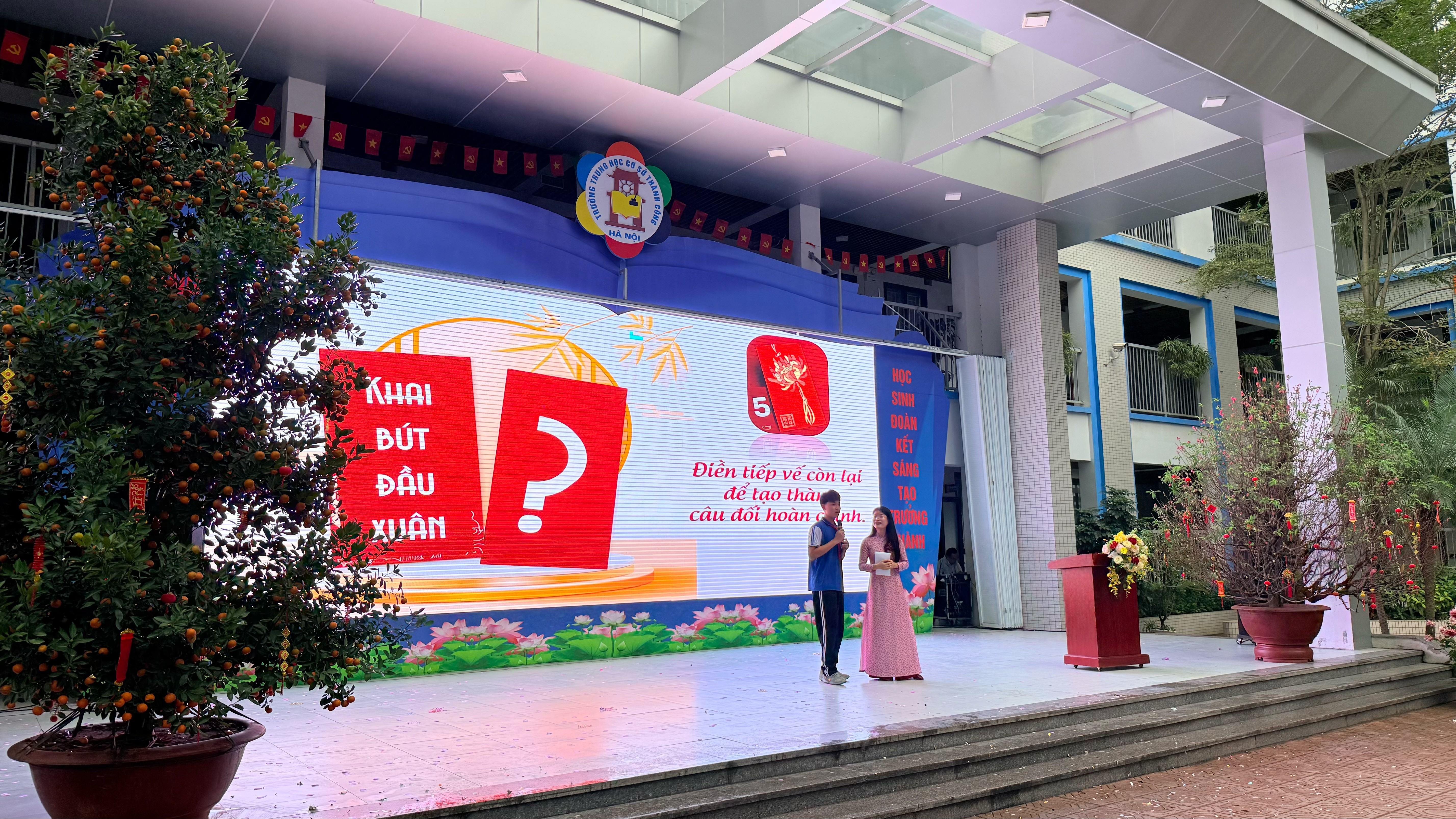 Ảnh có chứa tòa nhà, cây trồng trong nhà, chậu hoa, cây cối

Nội dung do AI tạo ra có thể không chính xác.