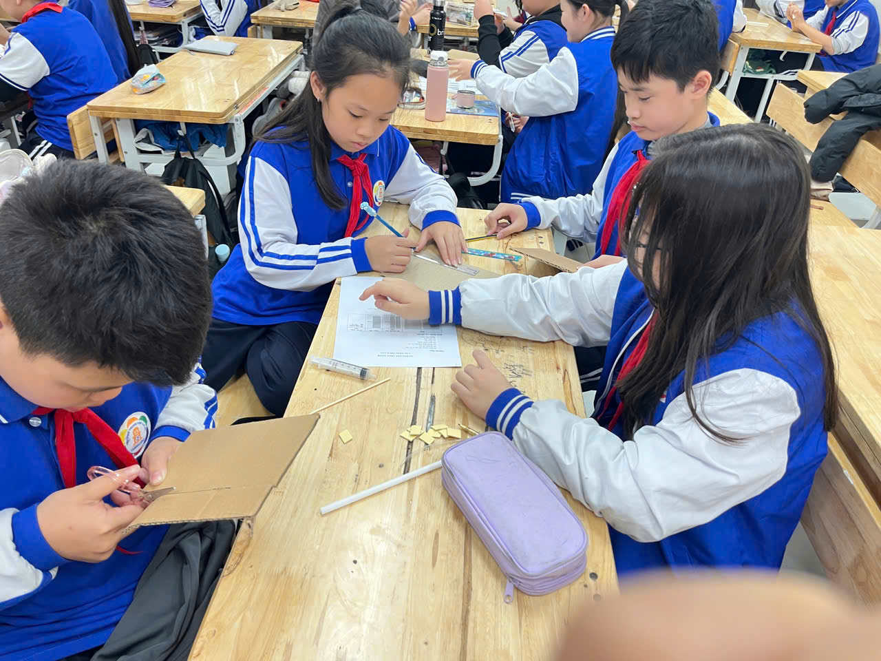 C:\Users\Nguyễn Thu Hòa\Desktop\z7484908265247_44d5011bc3bd80b803881ba14f331546.jpg