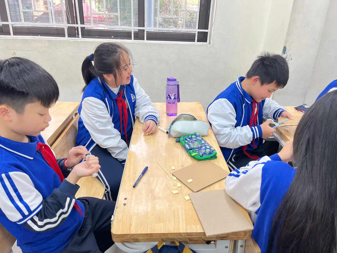 C:\Users\Nguyễn Thu Hòa\Desktop\z7484908265244_d89c164b79aadecdb31033873dae9db9.jpg