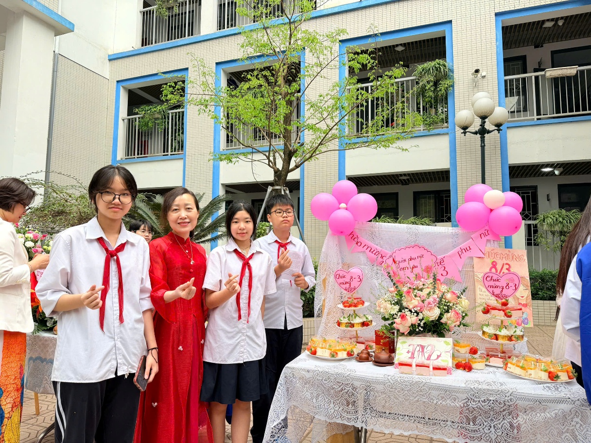 G:\Truyền thông\Lưu tạm để sửa\8-3 trường\z7591698439863_3218377170edb306cce832ed21943a09.jpg