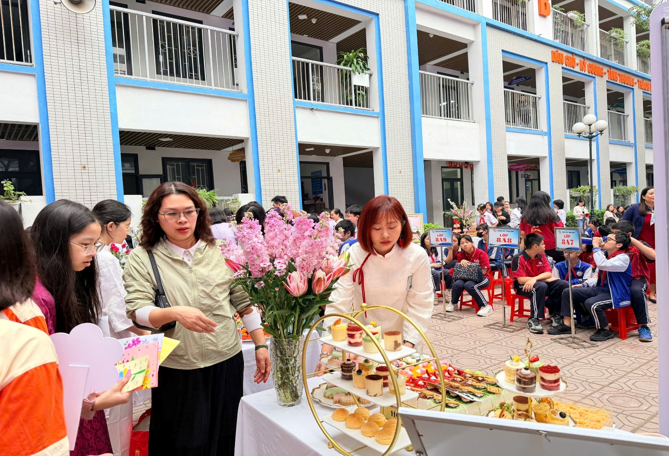 G:\Truyền thông\Lưu tạm để sửa\8-3 trường\z7591696499643_b67e84d93e501a087598e60b283d1d3c.jpg